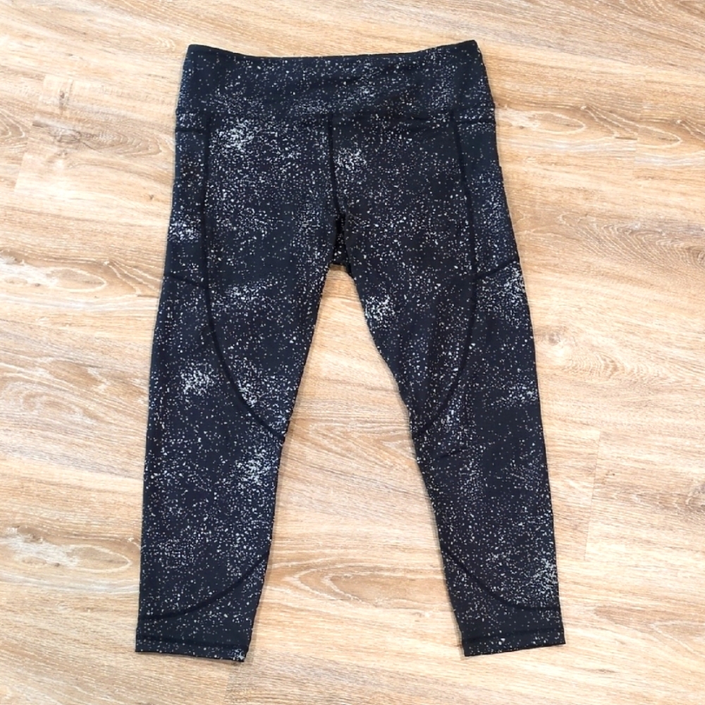 ⭐🌟ZYIA Active Women's Starry Night Capris Leggings size 16-18